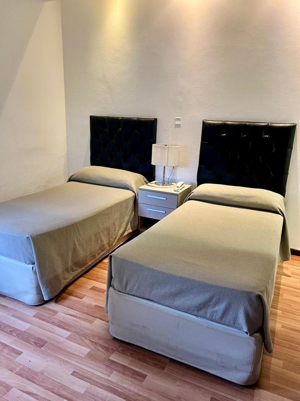 Hotel Vina De Italia Кордова Екстер'єр фото